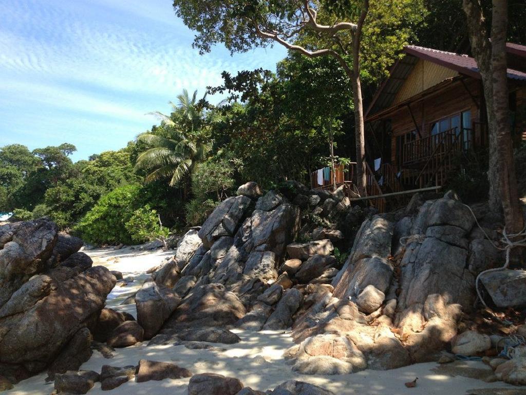 Lipe Sunset Beach Resort Exterior photo